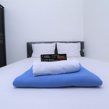 ホテル Kamar Keluarga Ungaran ジャカルタ エクステリア 写真
