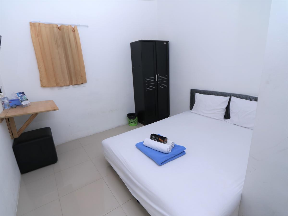 ホテル Kamar Keluarga Ungaran ジャカルタ エクステリア 写真